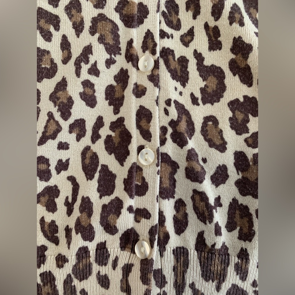 Covington Leopard Print Women's Cardigan - Picture 9 of 16